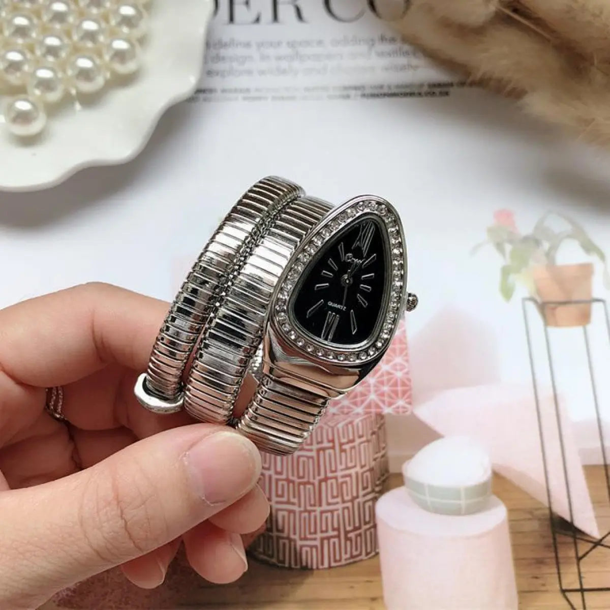 Women's Fashion Personality Bangle Watch WEM Support (www.WEM.support)