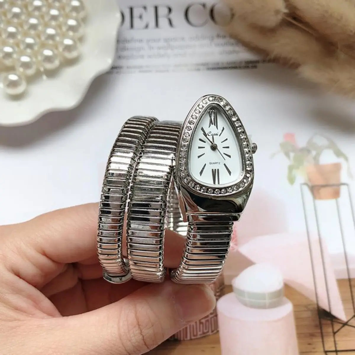 Women's Fashion Personality Bangle Watch WEM Support (www.WEM.support)