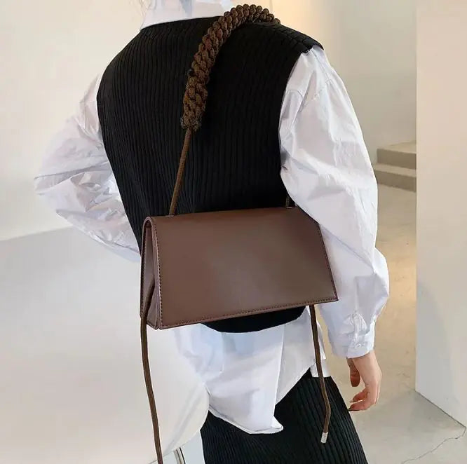 Woven Large Capacity Simple One-Shoulder Diagonal Bag WEM Support (www.WEM.support)