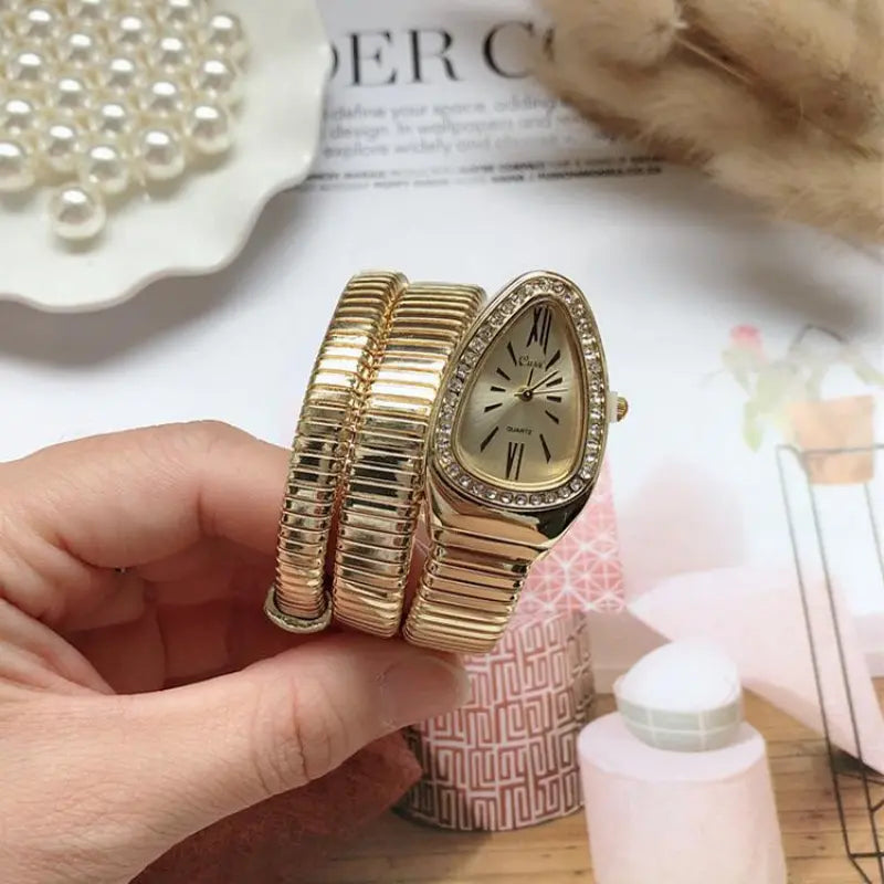 Women's Fashion Personality Bangle Watch WEM Support (www.WEM.support)