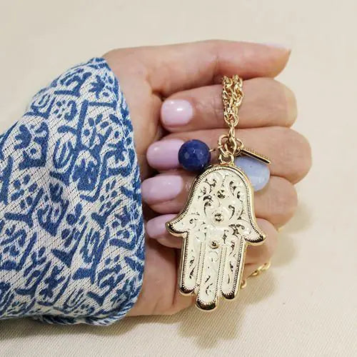 The Hand Necklace WEM Support (www.WEM.support)