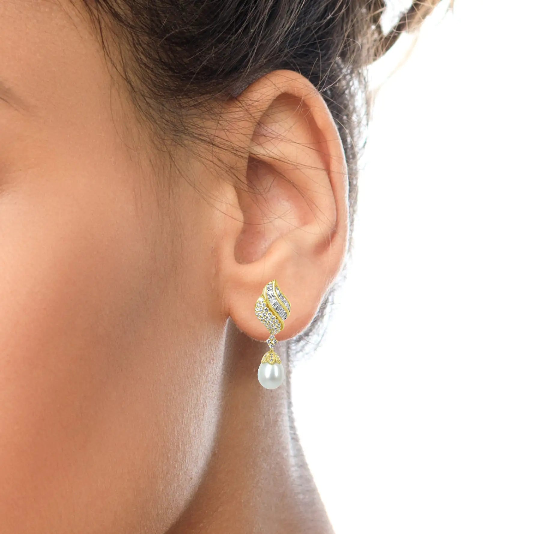 18k Yellow Gold 7.0 Cttw Baguette and Round Diamond South Sea Pearl Drop Dangle Clip-On Earrings (F-G Color, VS1-VS2 Clarity) WEM Support (www.WEM.support)